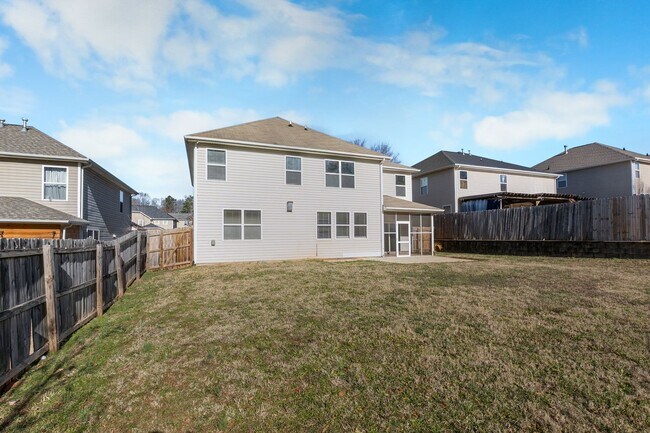 Photo - Immaculate 5-bedroom Paradise!