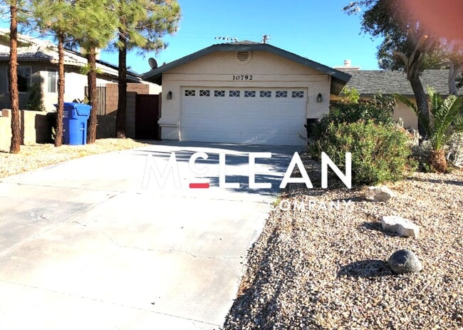 Building Photo - Three Bedroom Home in Desert Hot Springs