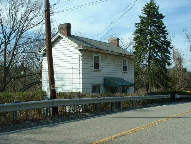 Photo - 4561 Mt Troy Rd