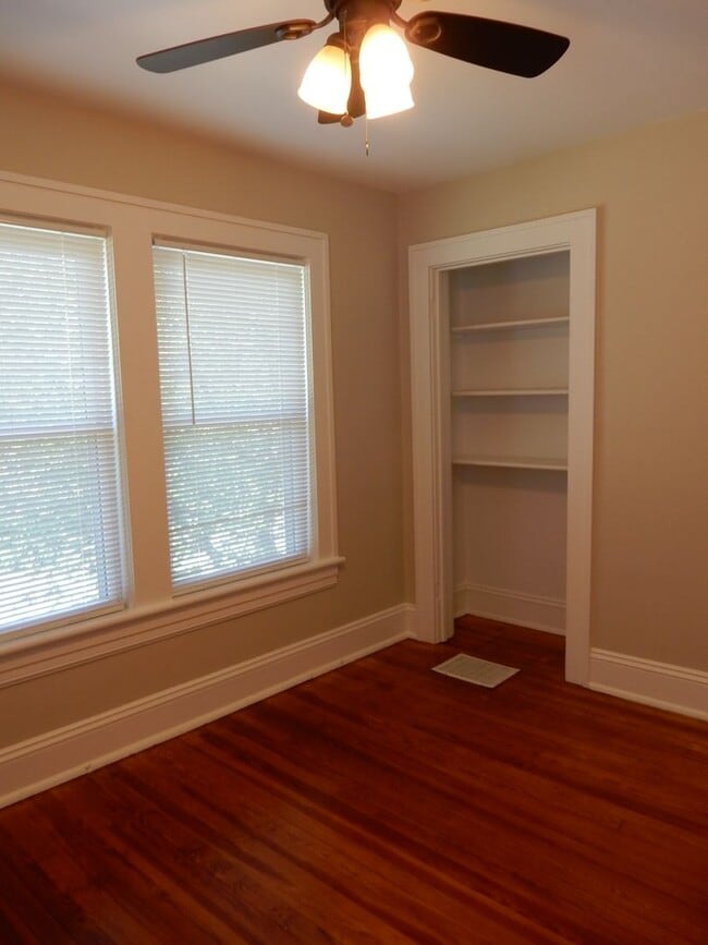 Grandin Court Foursquare convenient to SW Rental House Rental in