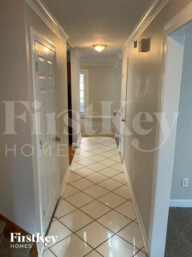 Photo - 1395 Oakengate Dr