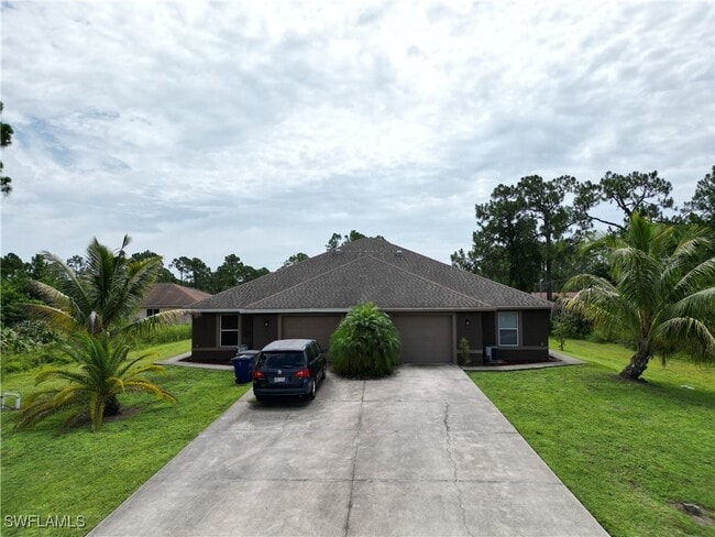 Building Photo - 739 Eisenhower Blvd Rental