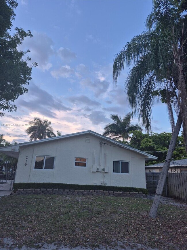 Photo - 216 SW 9th St Unit 2