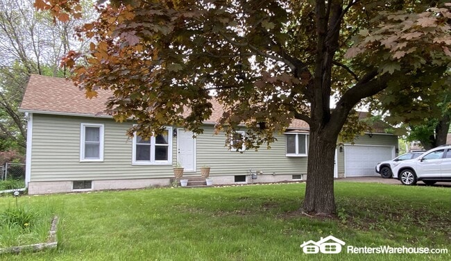 Photo - 1317 S Diamond Lake Rd House