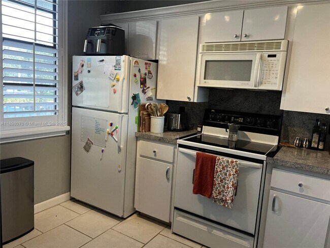 Photo - 1522 Whitehall Dr Unit 204