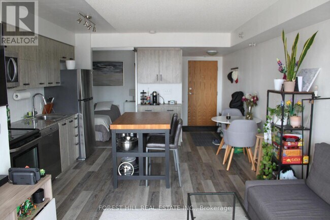 Photo - 20 Joe Shuster Way Unit 915