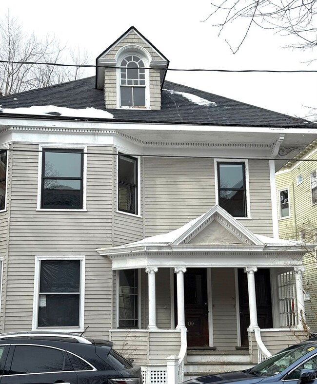 Building Photo - 130 Neal St Unit 2