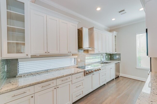 Photo - 650 Birdsall St