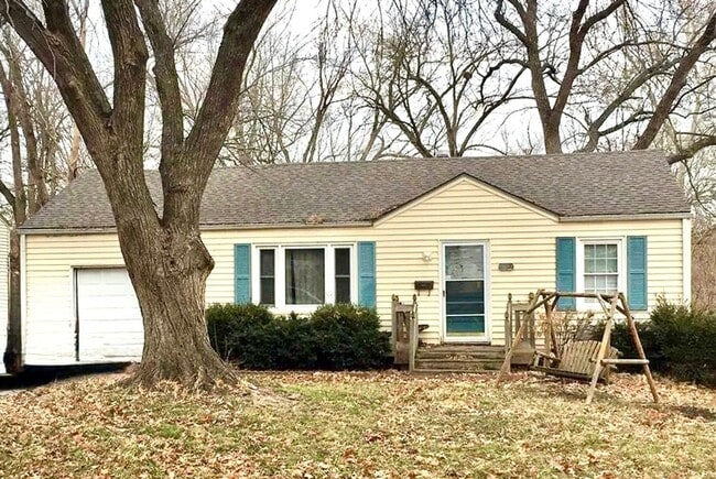 Cute 2 Bedroom Ranch in Shawnee - Cute 2 Bedroom Ranch in Shawnee House