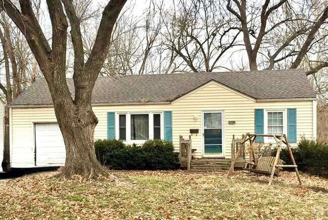 Building Photo - Cute 2 Bedroom Ranch in Shawnee Rental