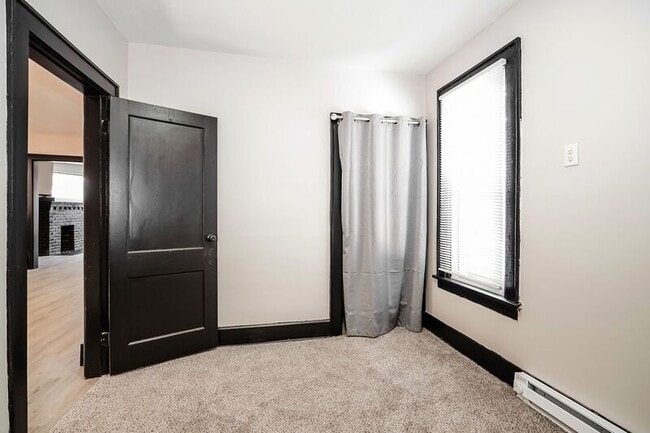 Photo - 98-100 N Hague Ave