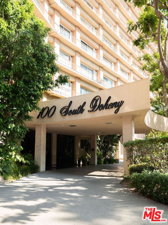 Photo - 100 S Doheny Dr Unit 1011