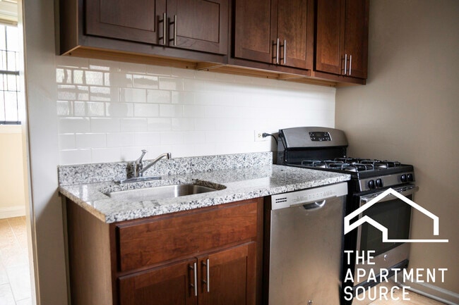 Photo - 4557 N Leavitt St