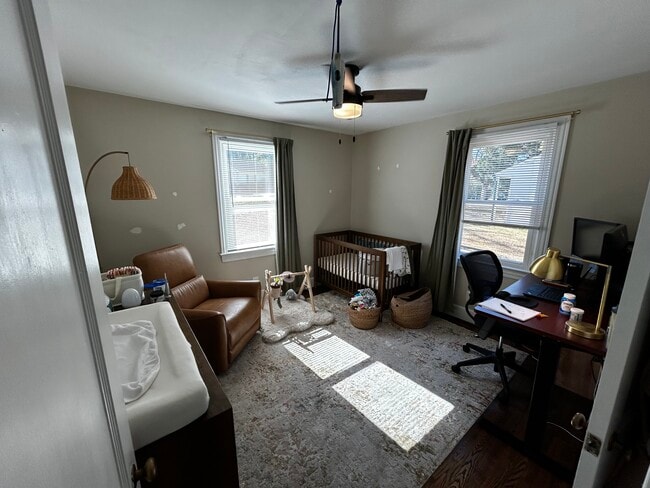 Photo - 233 Perry Ave