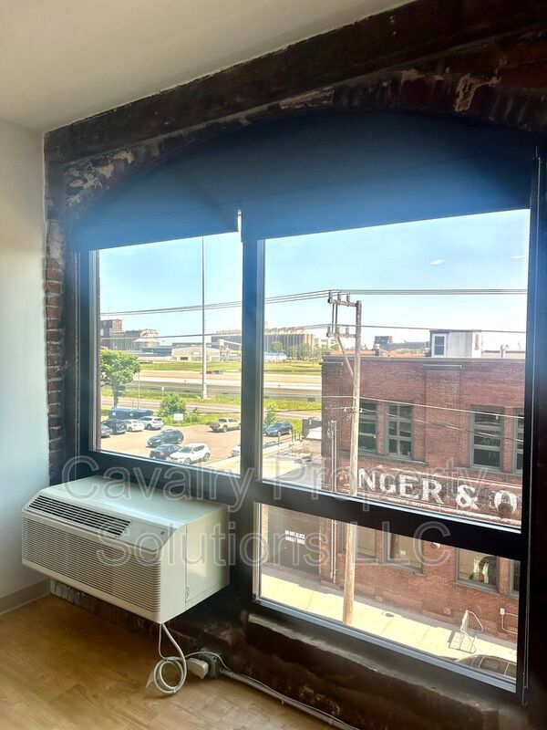 Photo - 1831 W Michigan St