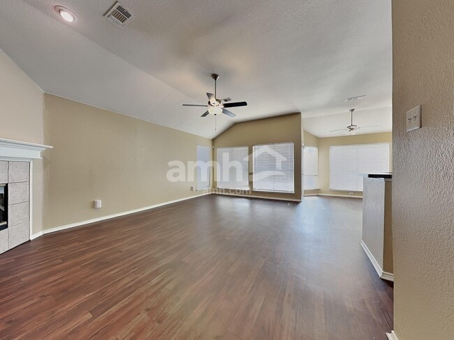 Photo - 1606 Windcastle Dr