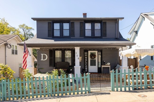 Photo - 308 W Main St