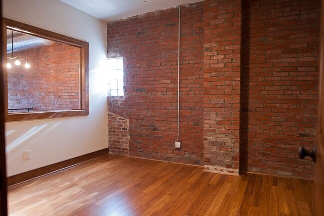 Building Photo - Union Biscuit West - 106 Unit UBL 106