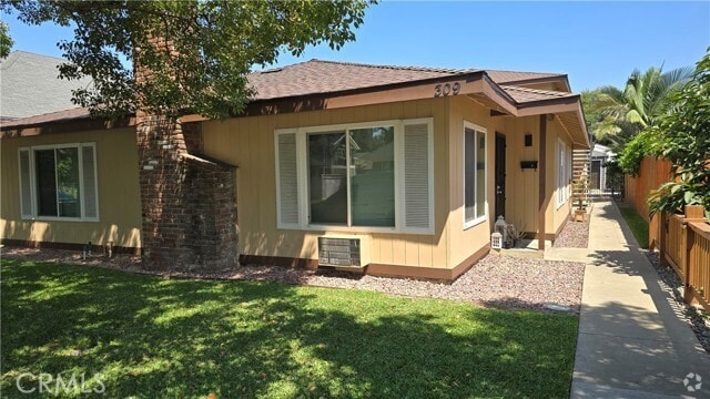 Building Photo - 309 E Cypress St Unit C Rental