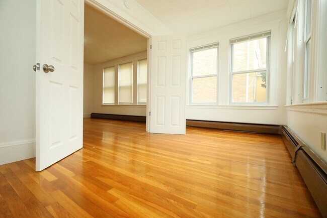 Photo - 98 Woodside Ave