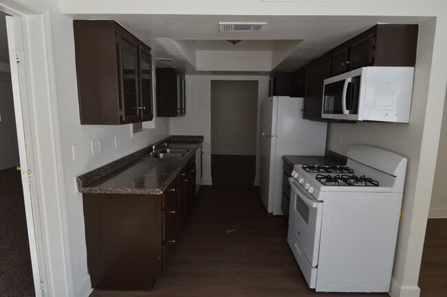 Photo - 1553 Teardrop St