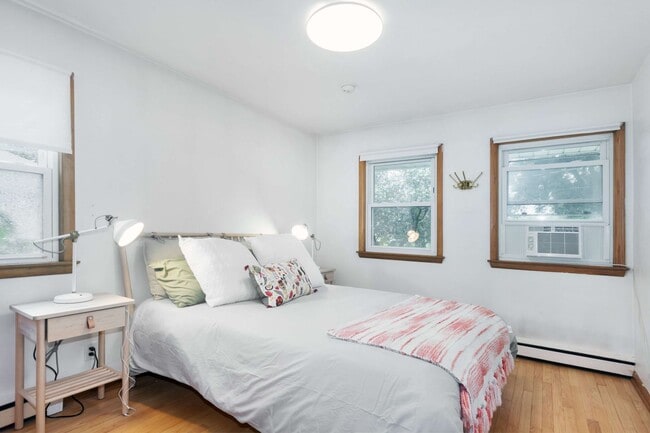 Photo - 3 BR eastside single family home. Fenced i...