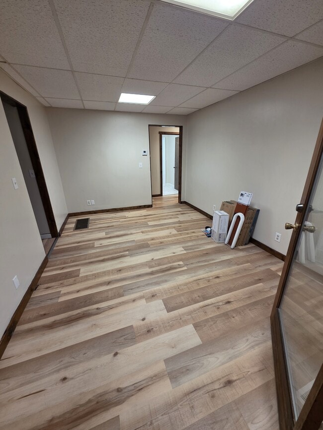 Building Photo - 320 Plum St