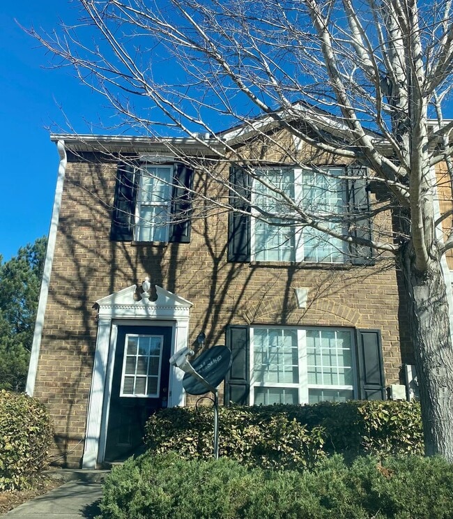 Building Photo - 5616 Union Pointe Dr