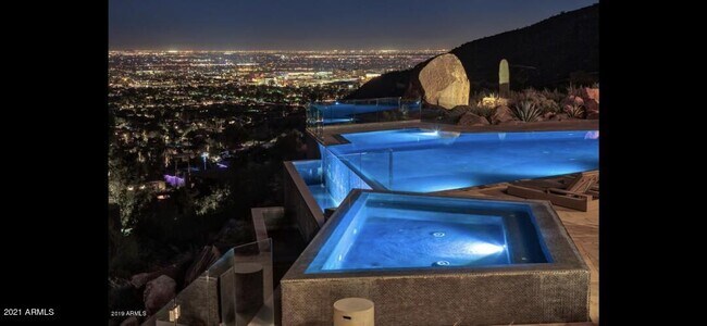 6010 E Cholla Ln
