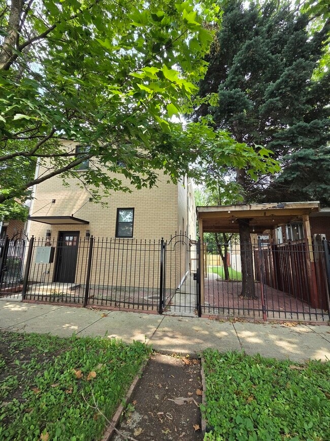 Photo - 1427 N Lawndale Ave