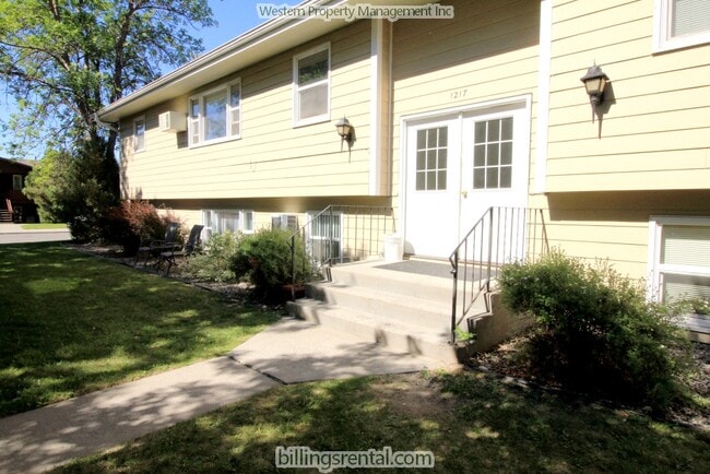 Front of Building - 1217 Yellowstone Ave Unit #C