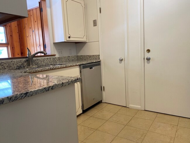 Cocina - 4011 Hillandale Rd Unidad 3