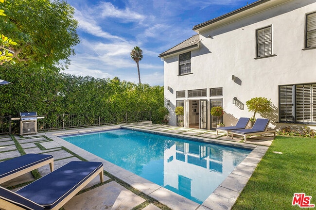 Photo - 1460 N Doheny Dr