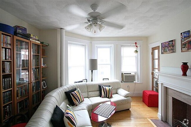 Building Photo - 333 Harvard St Unit 12 Rental