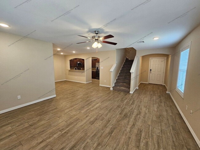 Photo - 6615 Leightyn Ln