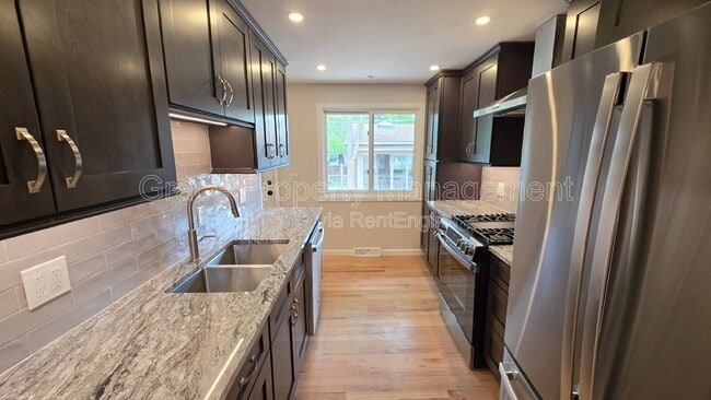 Photo - 270 Beryl Way