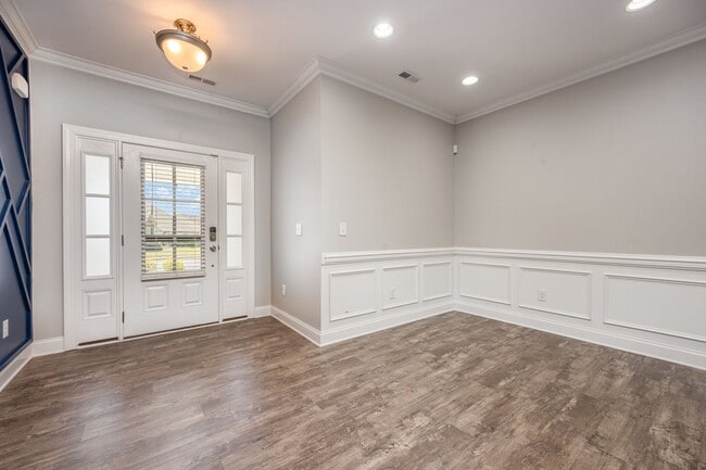 Photo - Immaculate, Low Maintenance Home with Beau...