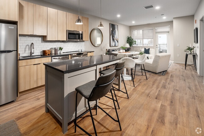 1BR, 1BA - 818SF - Kitchen