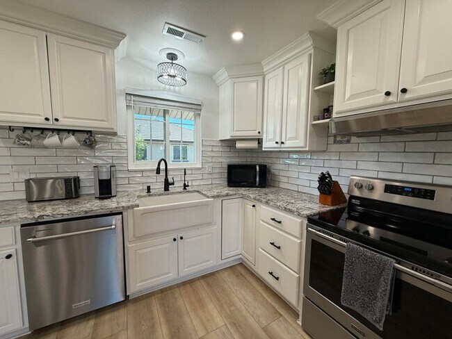 Photo - Gorgeous Remodeled 3 Bedroom Home in St. George! Unit 43
