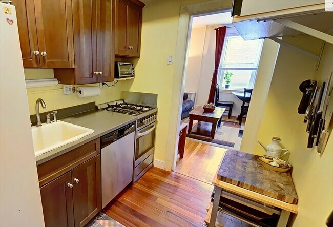 Photo - 33 Dwight St Unit 2