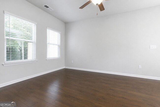 Photo - 3370 Highbury Way