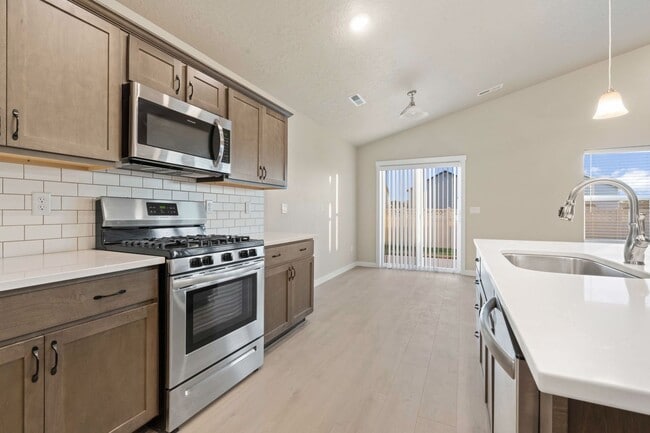 Photo - SINGLE LEVEL LIVING: 4 Bedroom, 2 Bath Nampa Home w/Upstairs Bonus Room