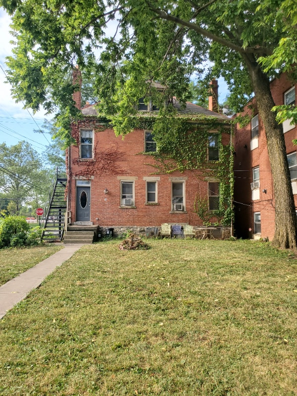 Building Photo - 462 King Ave