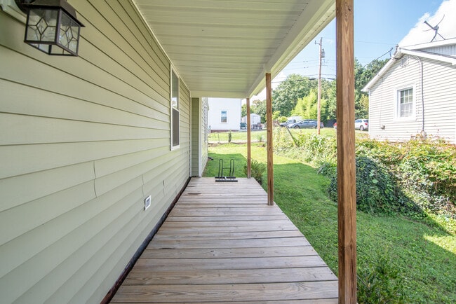 Photo - 183 Clark St