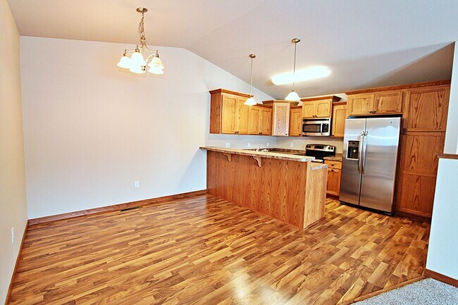 Photo - 4 Bedroom Townhome!