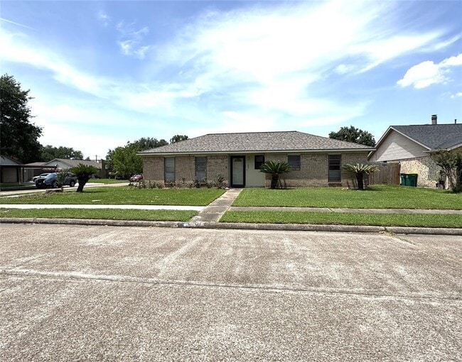 Building Photo - 4801 Fairhaven St Rental