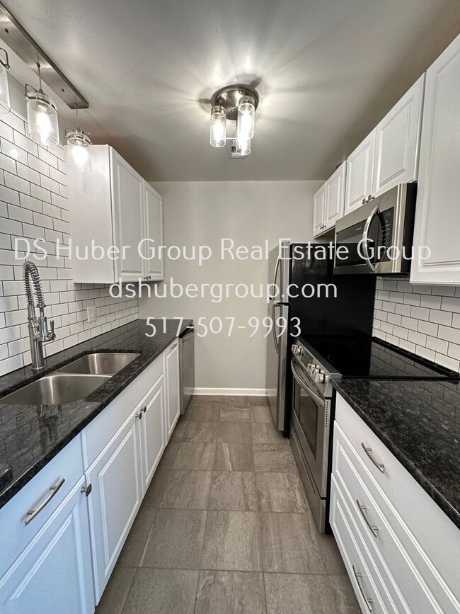 Building Photo - 5400 Maple Ridge Rd Rental