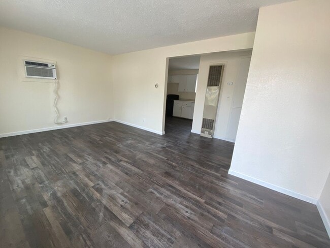 Photo - R539- 547 Mary Street Unidad #547