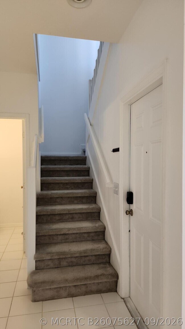 271 Live Oak Ln