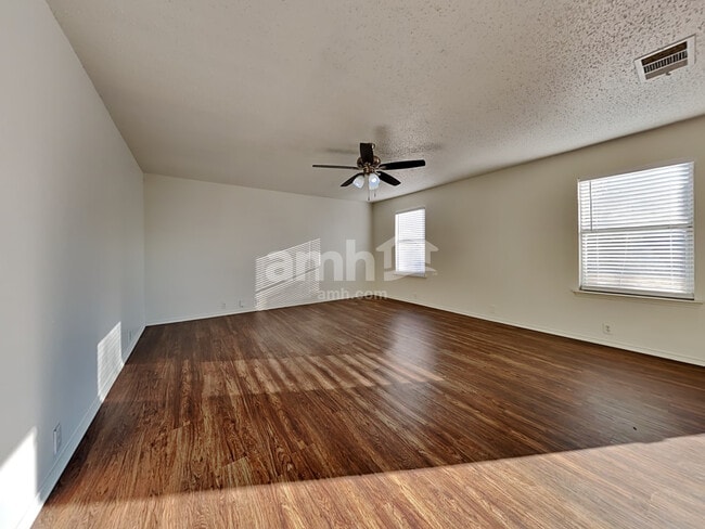 Photo - 6735 Ambercrest Dr